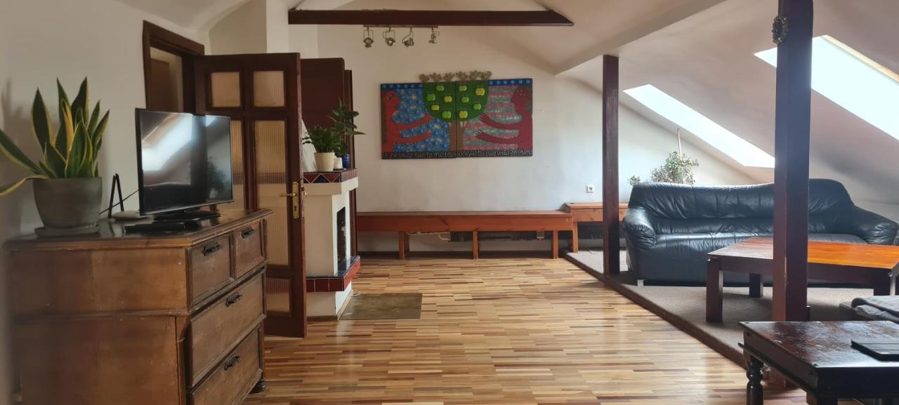ヴィリニュスRegina House- Sv. Mikalojaus 13アパートメント エクステリア 写真